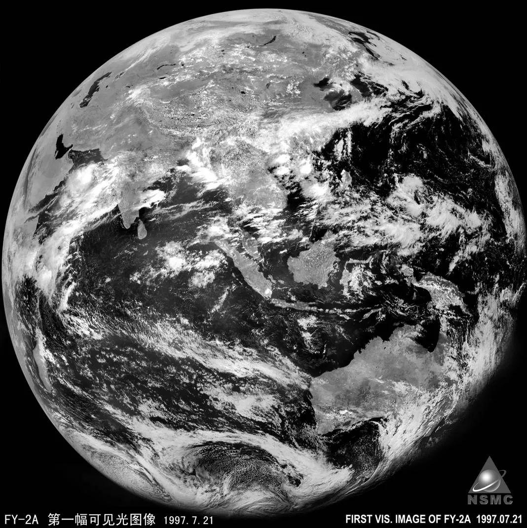 风云二号最新气象云图揭示天空瞬息万变景象